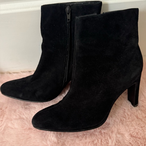 Bandolino Shoes - ❤️‍🔥50%❤️‍🔥 Bandolino Elegant Black Suede Ankle Boots